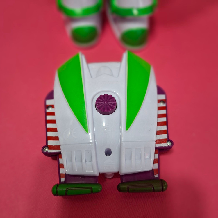 ربات اسباب بازی مدل بازلایتر انیمیشن توی استوری bazz lightyear کد ۵