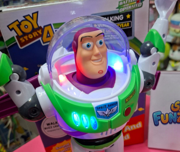 ربات اسباب بازی مدل بازلایتر انیمیشن توی استوری bazz lightyear کد ۵