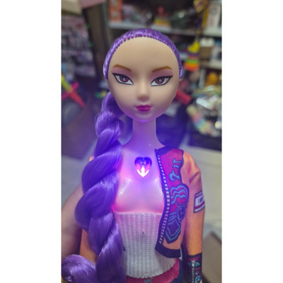 عروسک شکارچیان شیاطین کی پاپ موزیکال